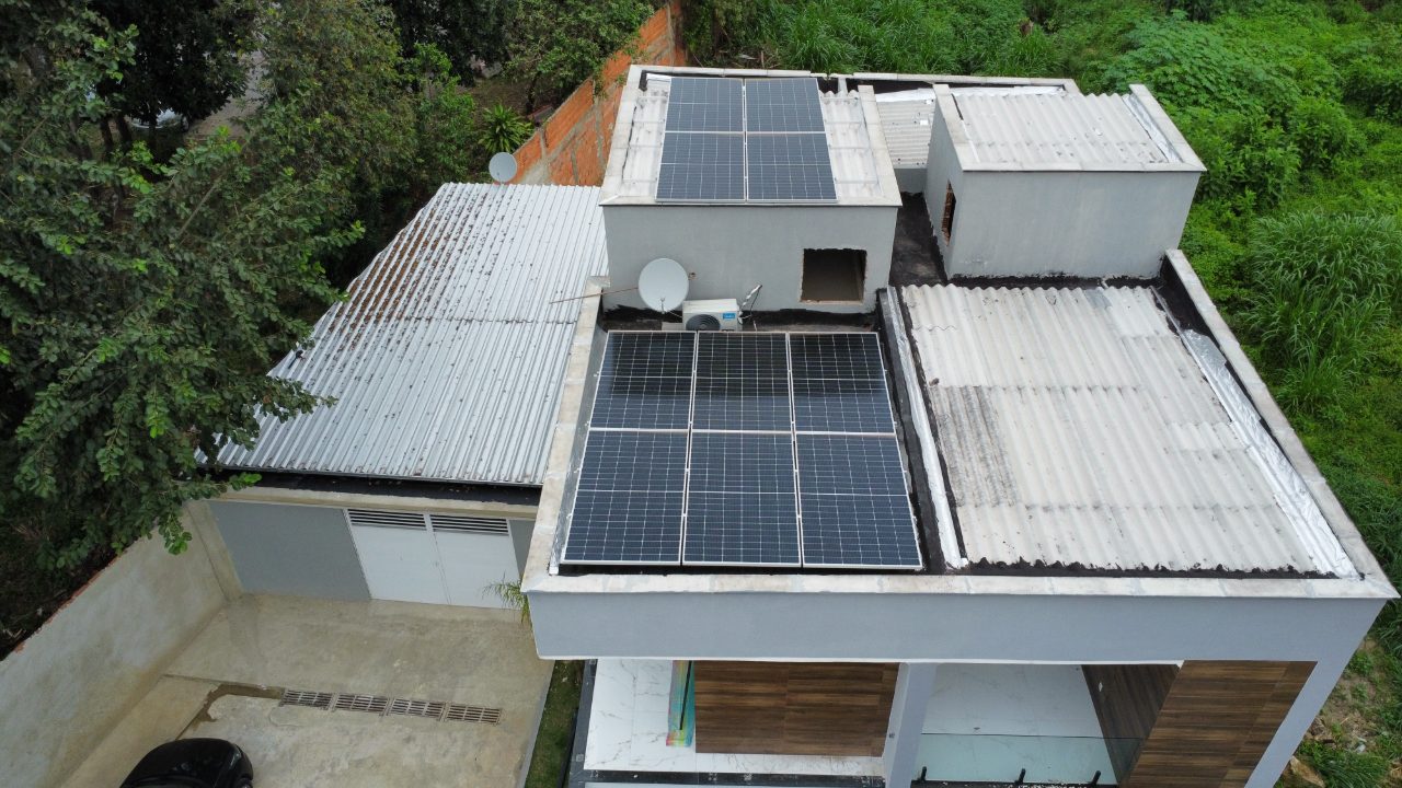 Sistema de energia solar de 6,7 kWp instalado em Campo Grande